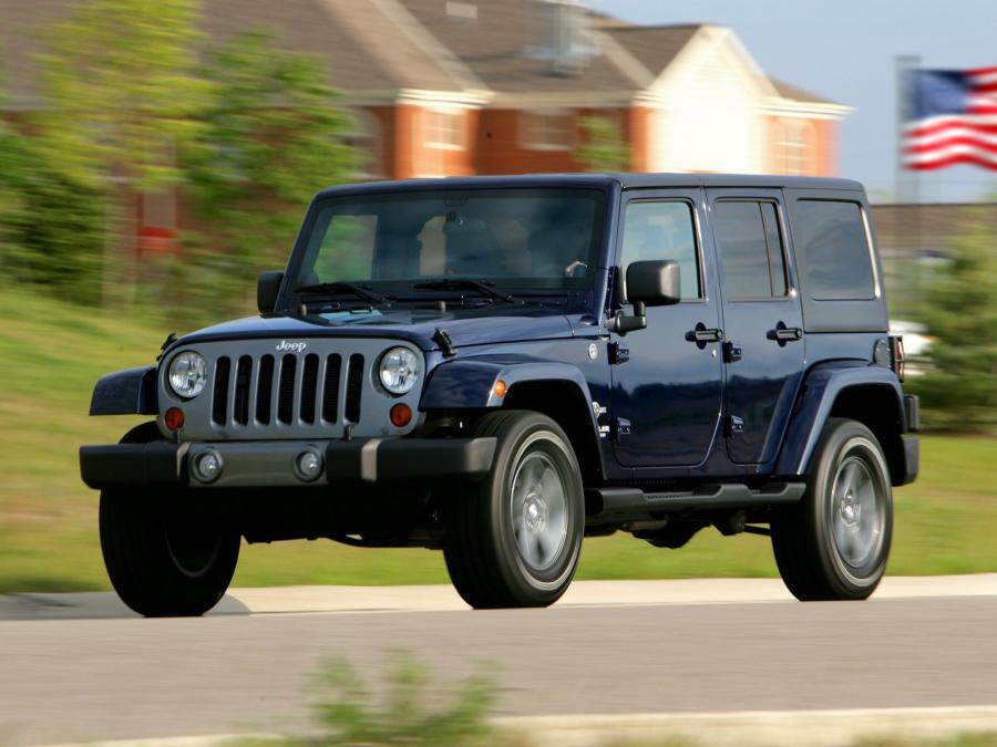  Jeep Wrangler Unlimited Freedom 2012 года  (фото 5 из 9)